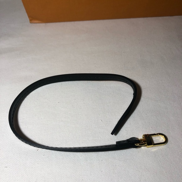 Louis Vuitton Monogram Neverfull Pochette - Picture 9 of 10